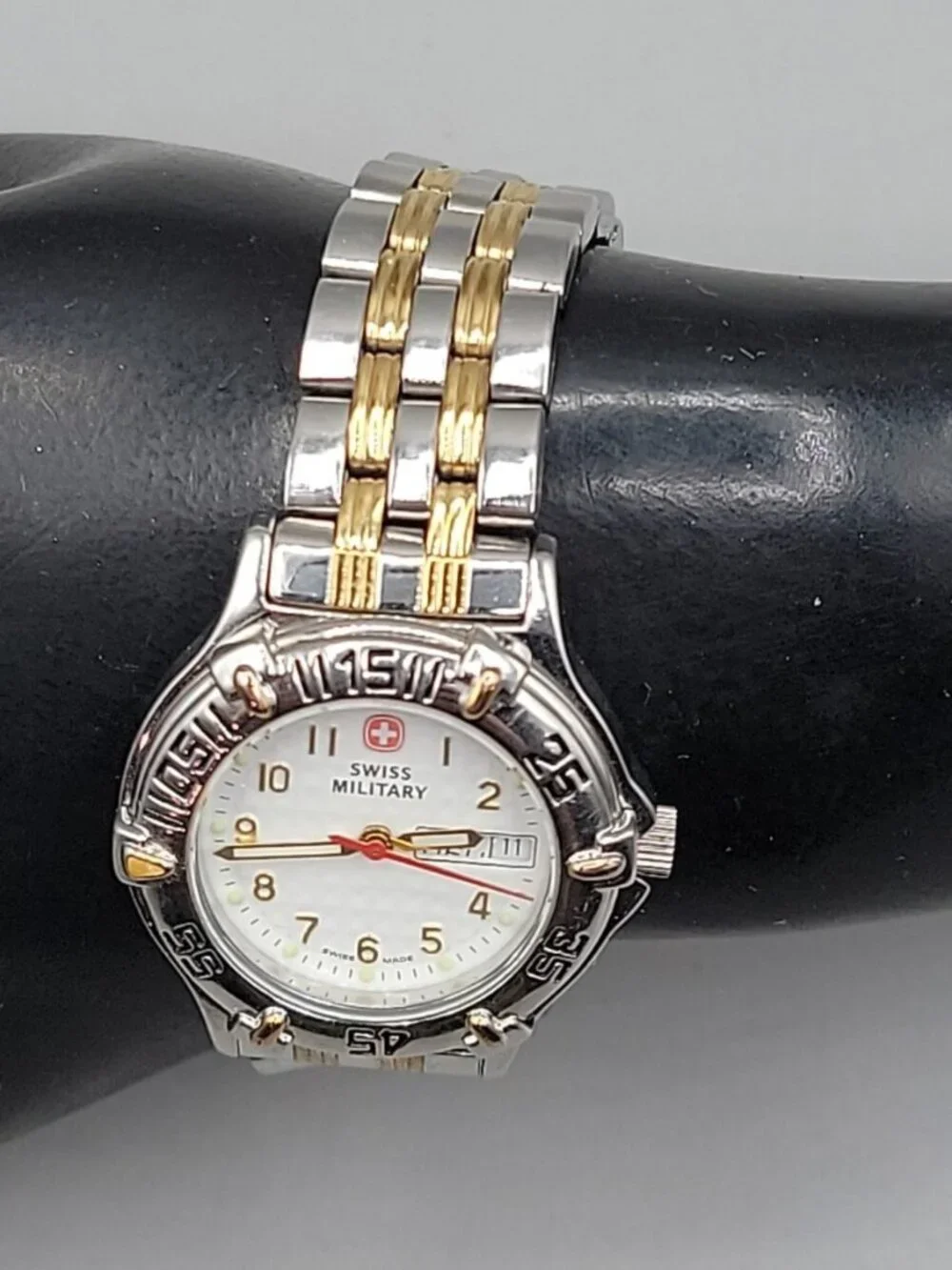 Vtg Wenger Swiss Military Ladies Watch Two Tone Day Date 29mm White Dial 6.25